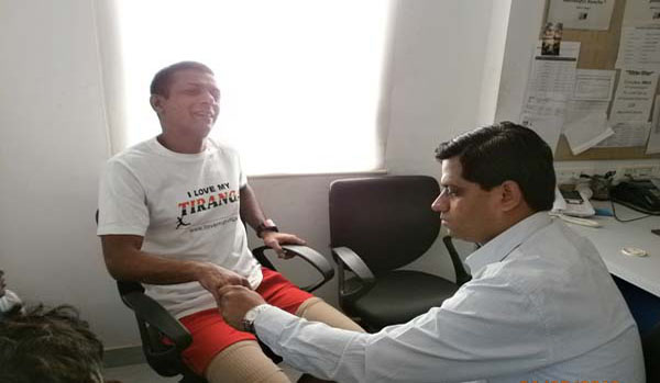 Khalid Ansari Getting Treatment For Painful Ligament